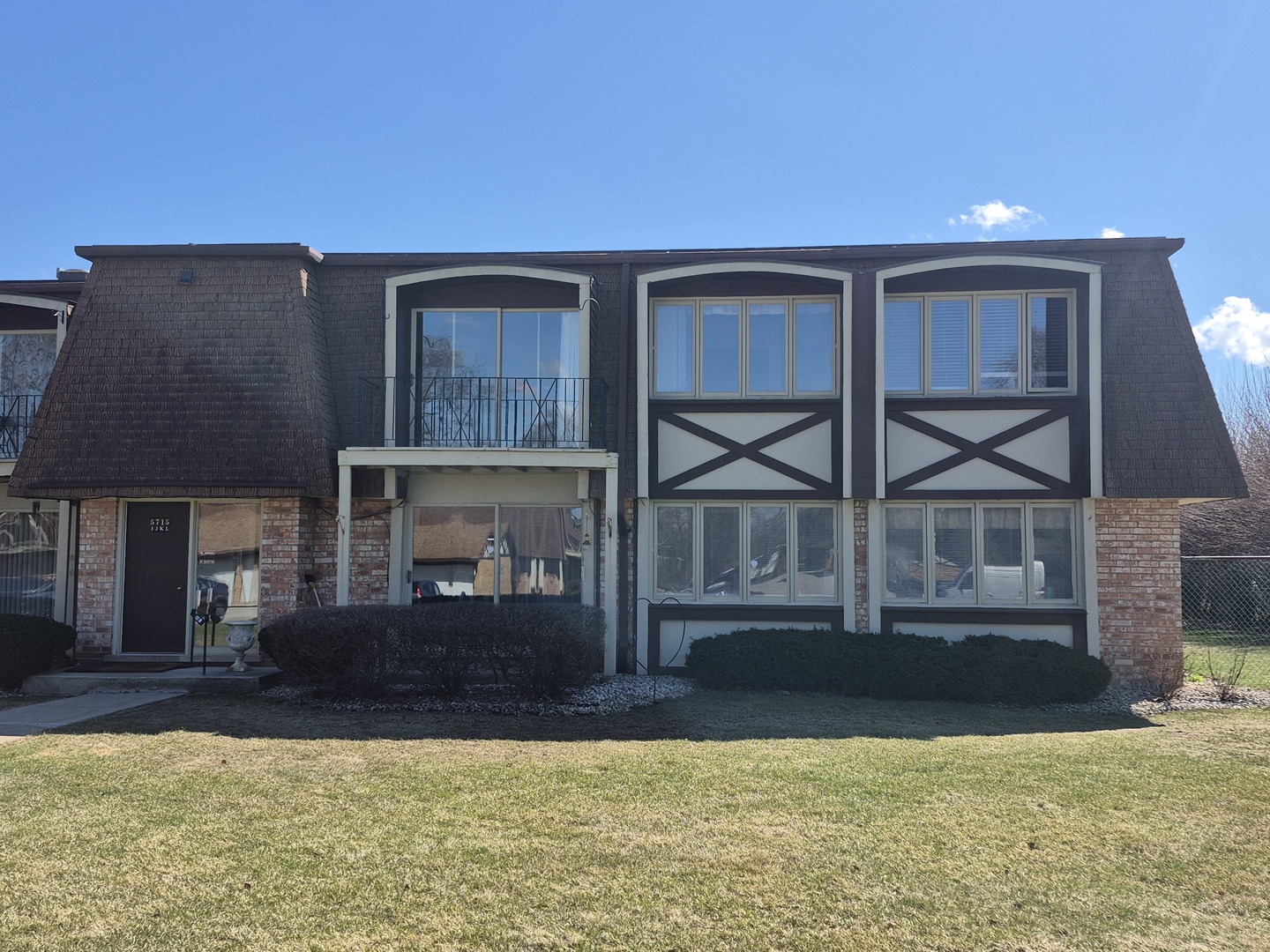 5715 Park Place #J2, Crestwood, IL 60418