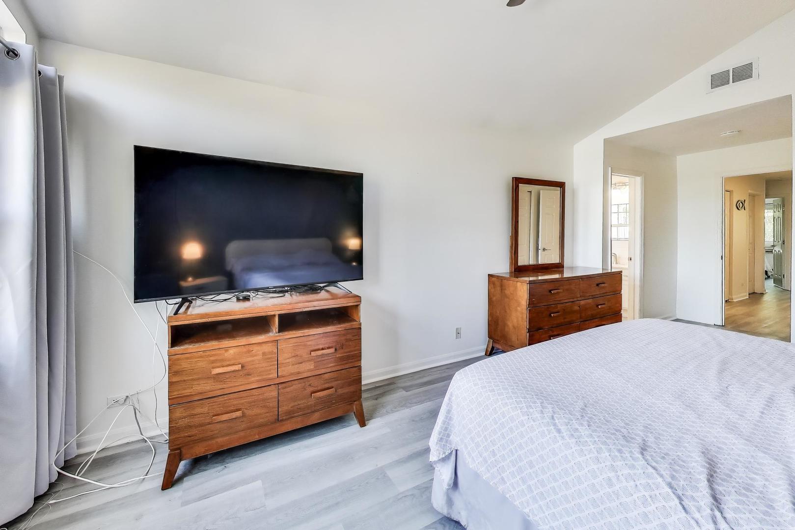 8315 Sierra Woods Lane, Carpentersville, IL 60110