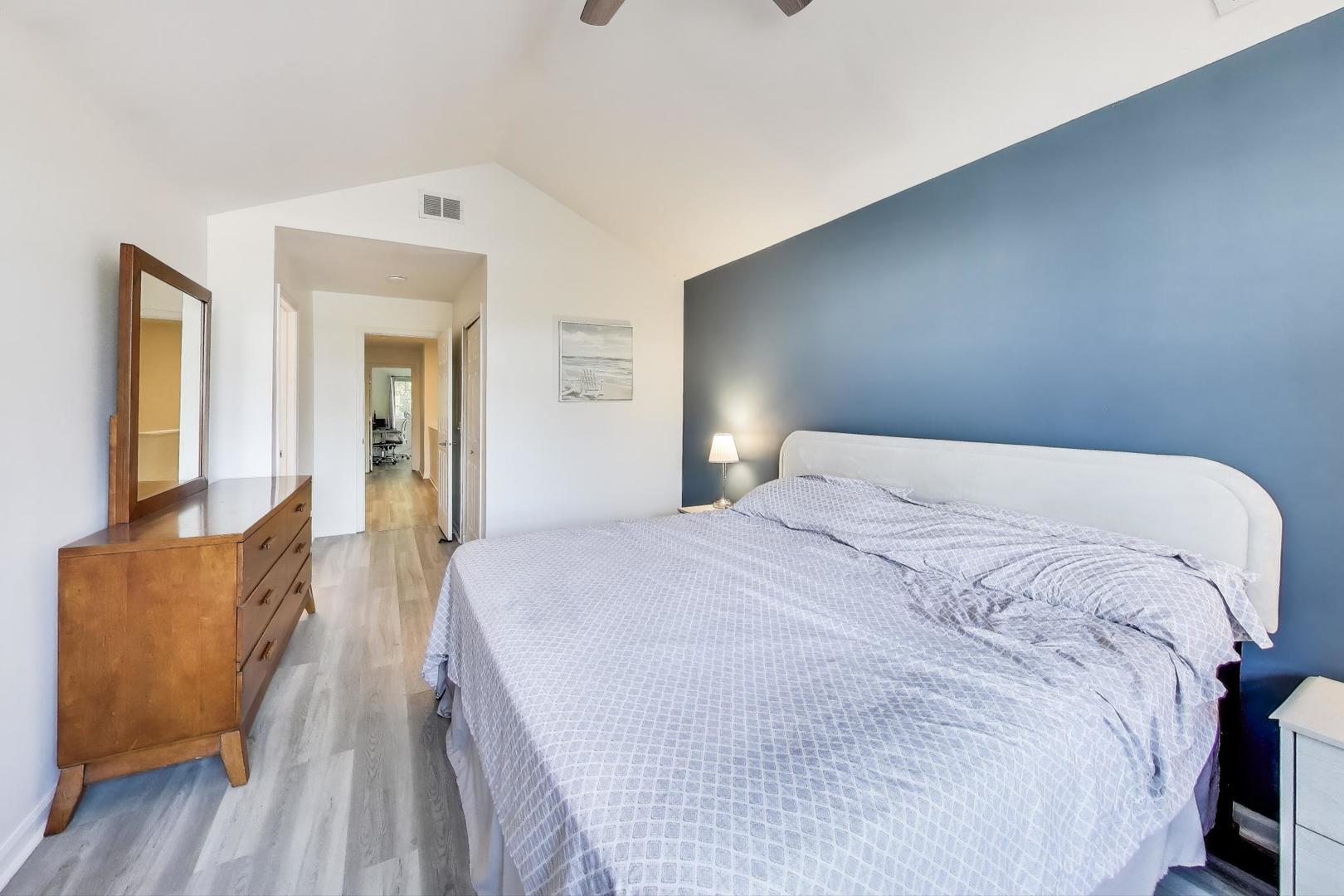 8315 Sierra Woods Lane, Carpentersville, IL 60110