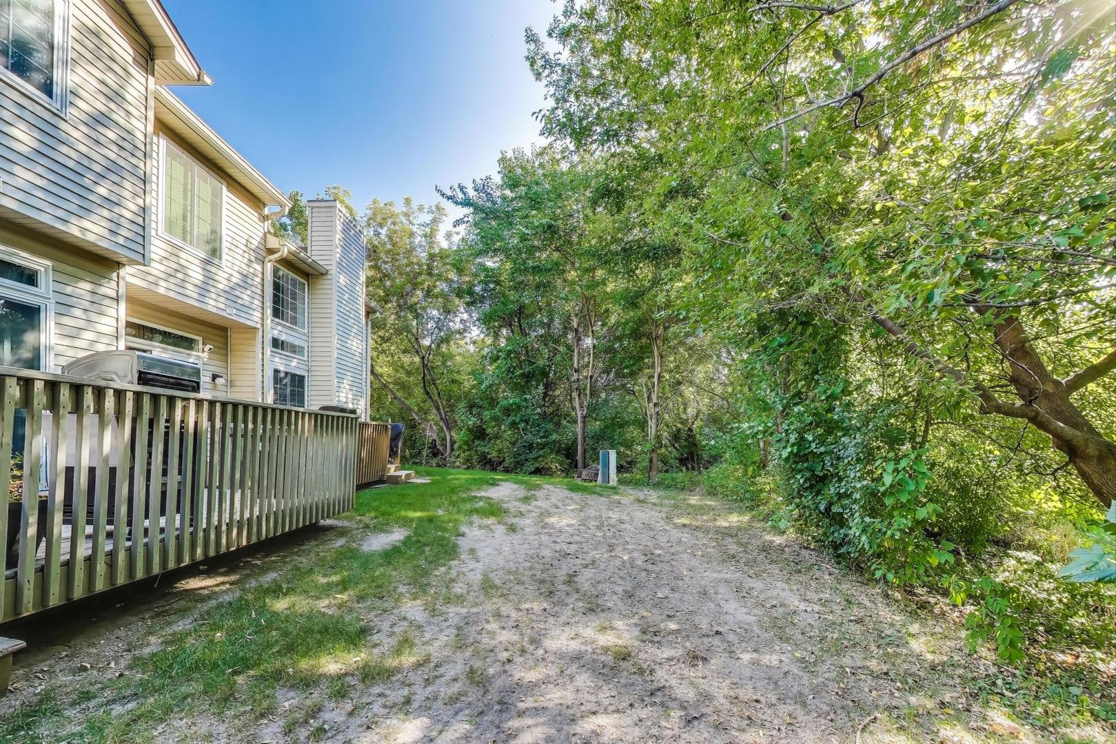 8315 Sierra Woods Lane, Carpentersville, IL 60110