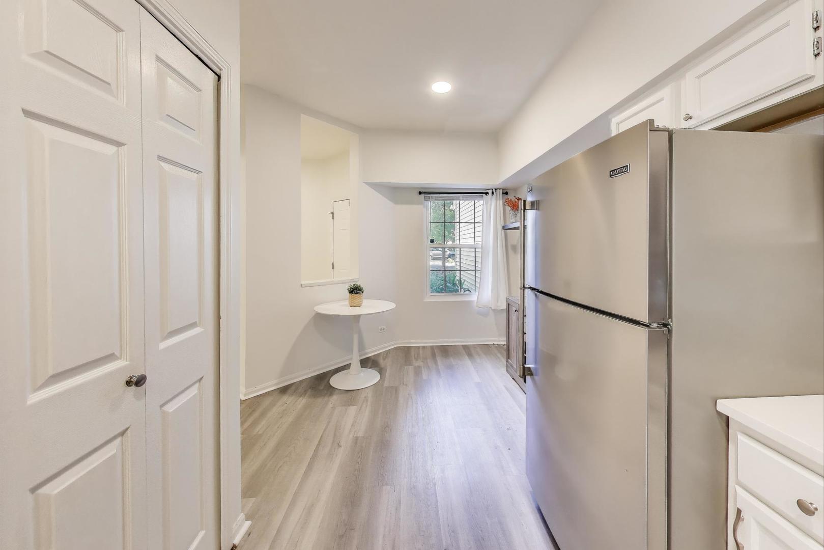 8315 Sierra Woods Lane, Carpentersville, IL 60110