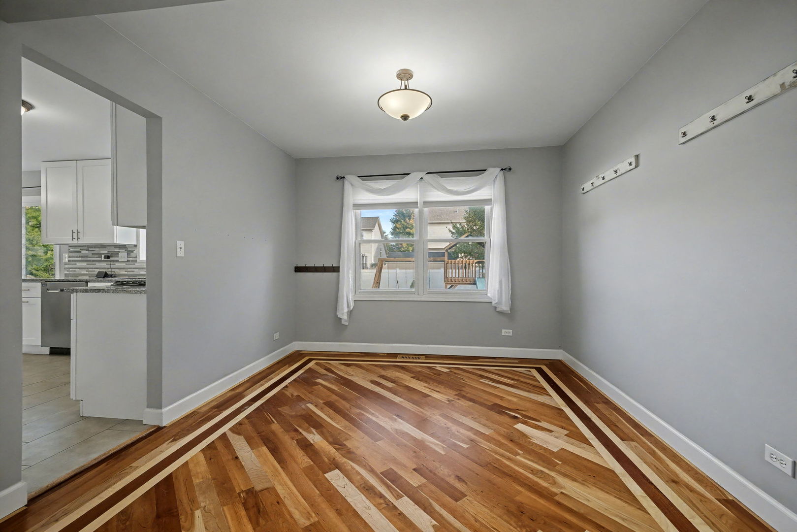 409 Fawn Drive, Oswego, IL 60543