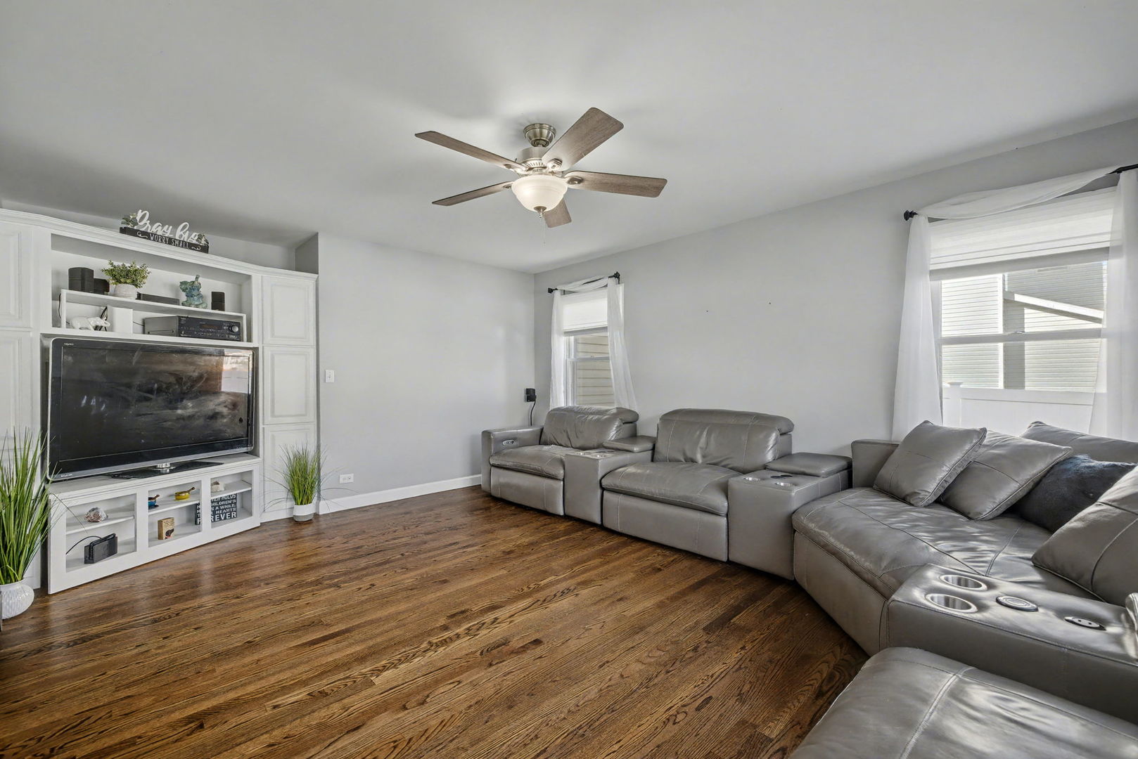 409 Fawn Drive, Oswego, IL 60543