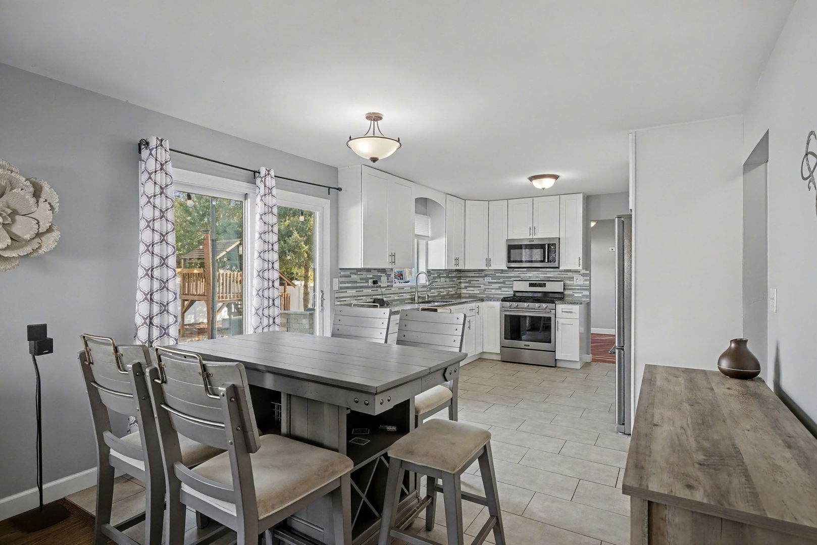 409 Fawn Drive, Oswego, IL 60543