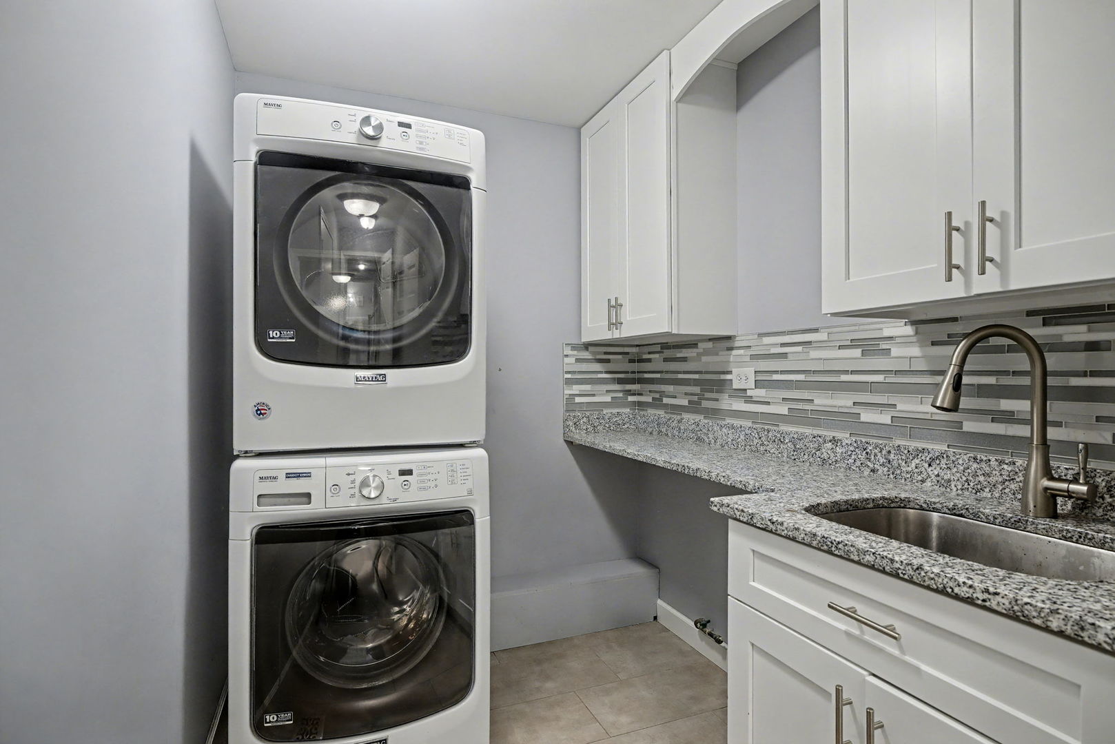 409 Fawn Drive, Oswego, IL 60543