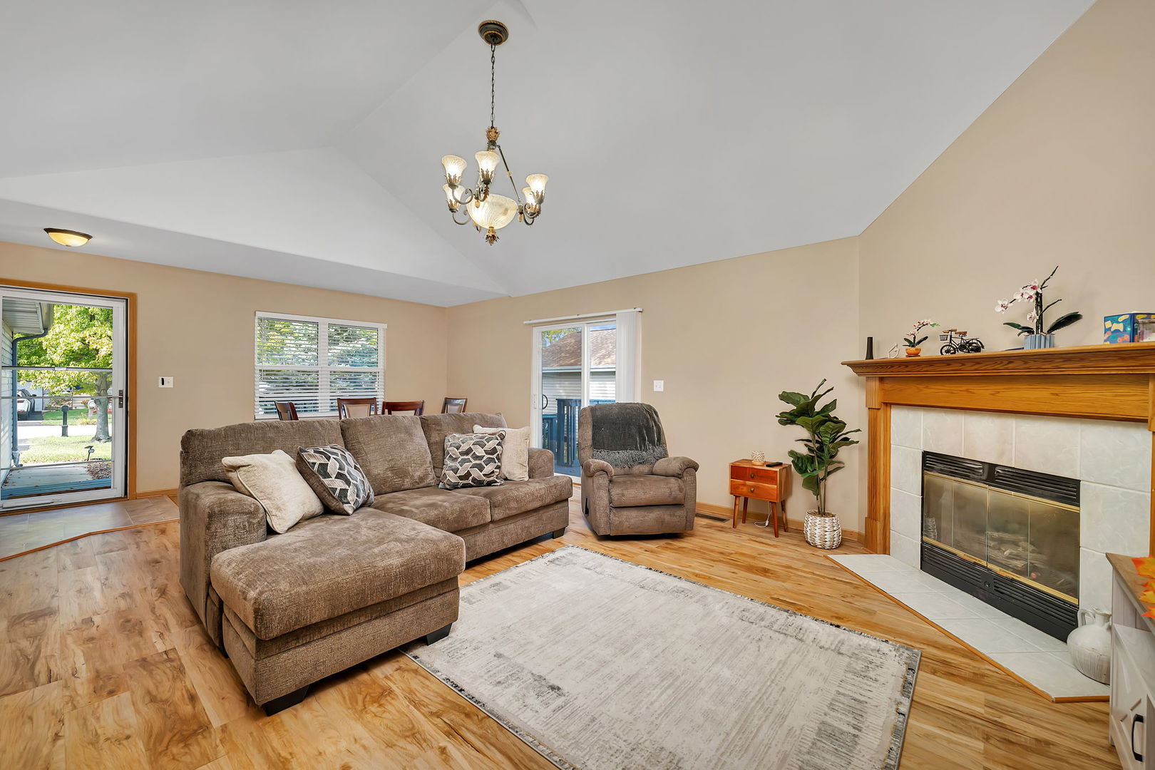 894 Meadowbrook Road, Elwood, IL 60421