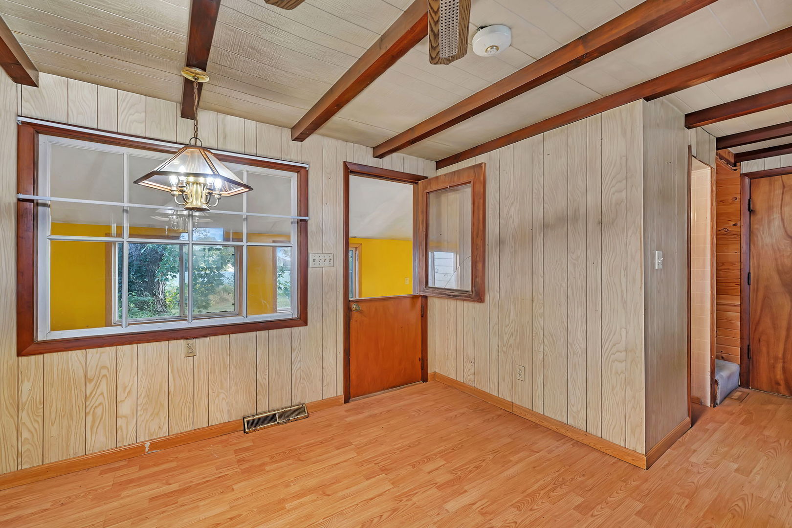 1636 N 4012th Road, Earlville, IL 60518