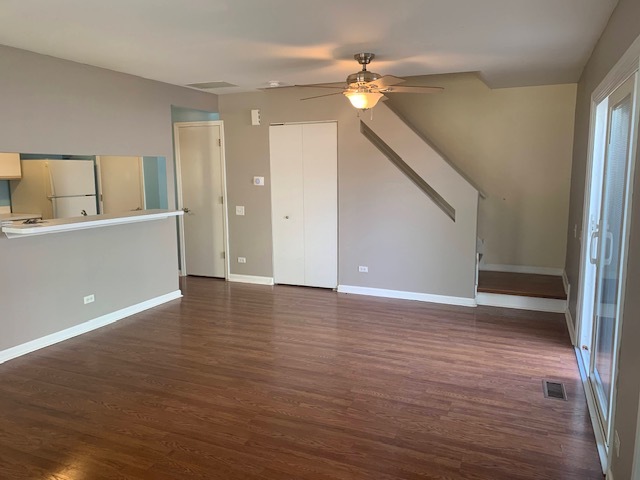 312 BUNKER HILL Circle, Aurora, IL 60504