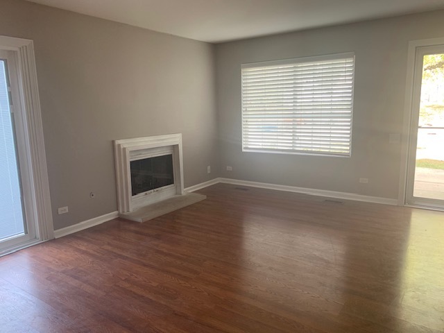 312 BUNKER HILL Circle, Aurora, IL 60504