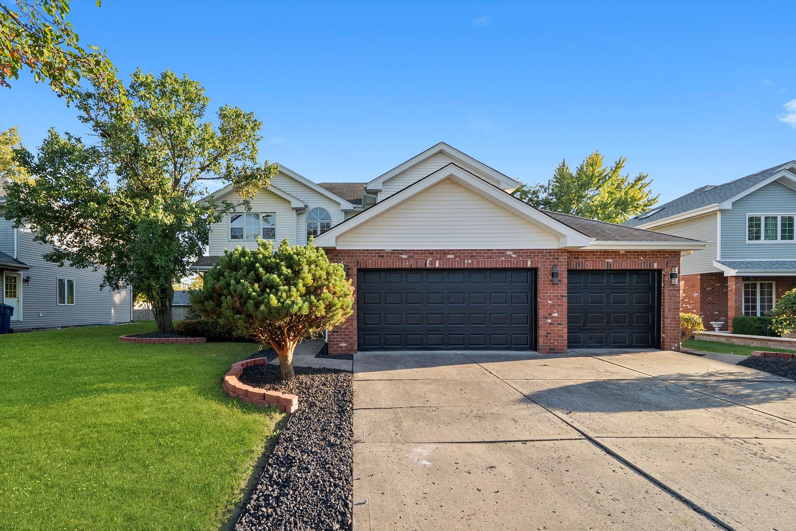 5345 Stanford Lane, Matteson, IL 60443