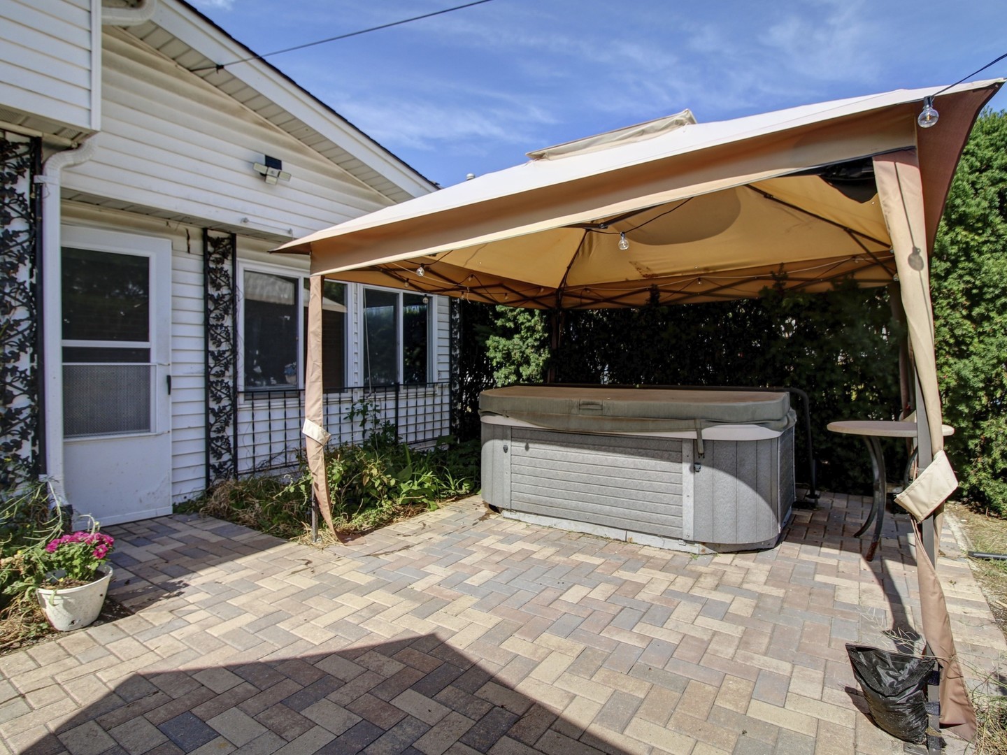 305 S Adams Street, Westmont, IL 60559