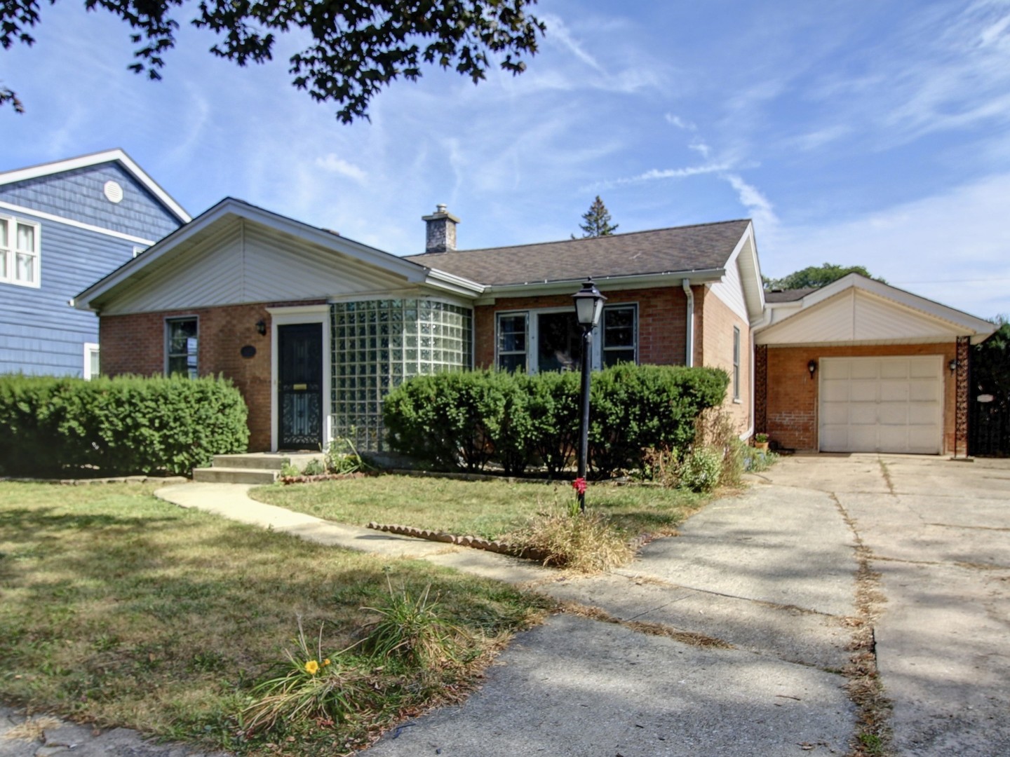 305 S Adams Street, Westmont, IL 60559