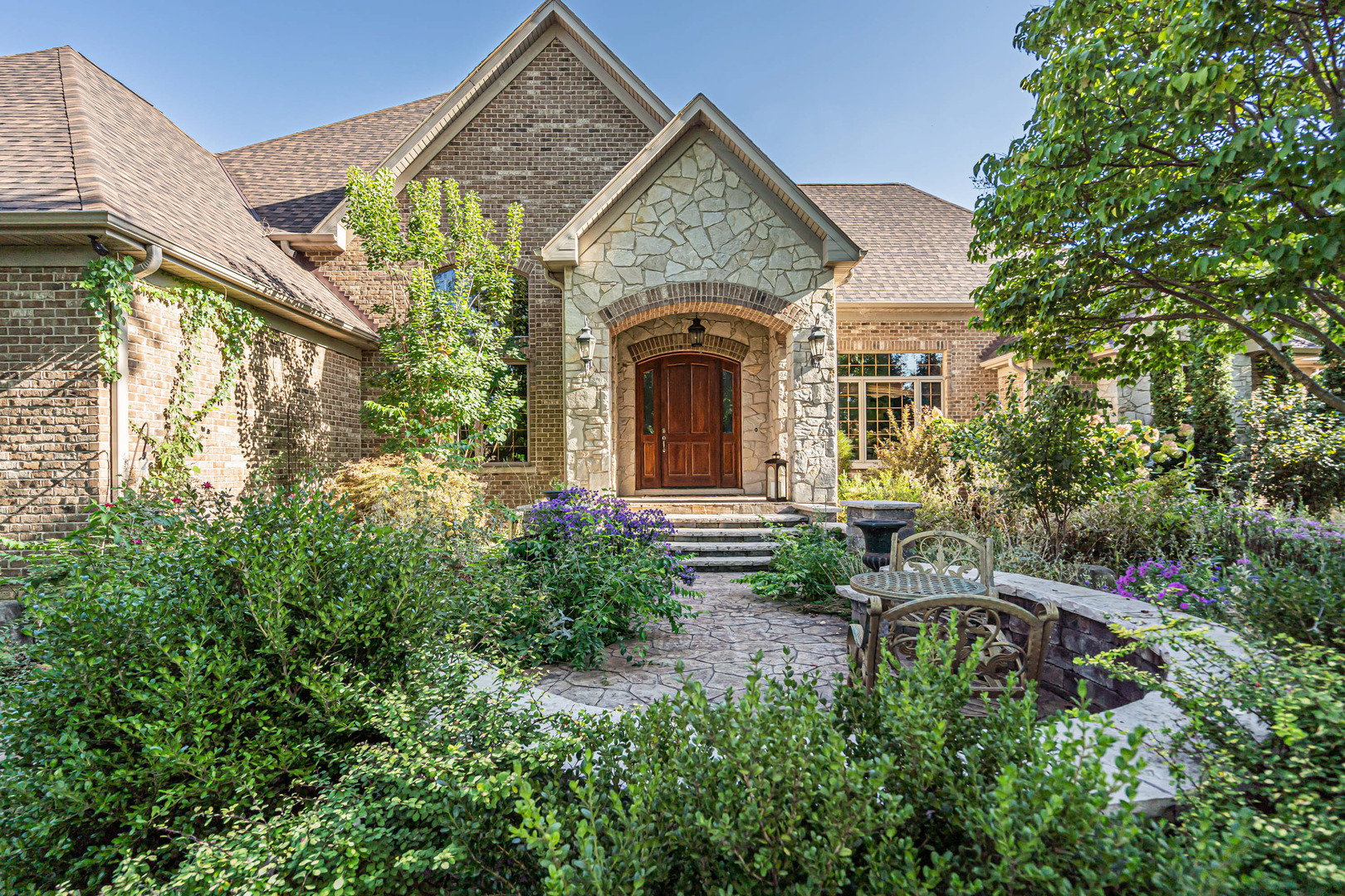 114 Riverview Court, Oswego, IL 60543