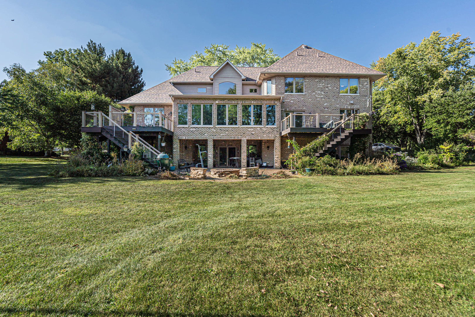 114 Riverview Court, Oswego, IL 60543