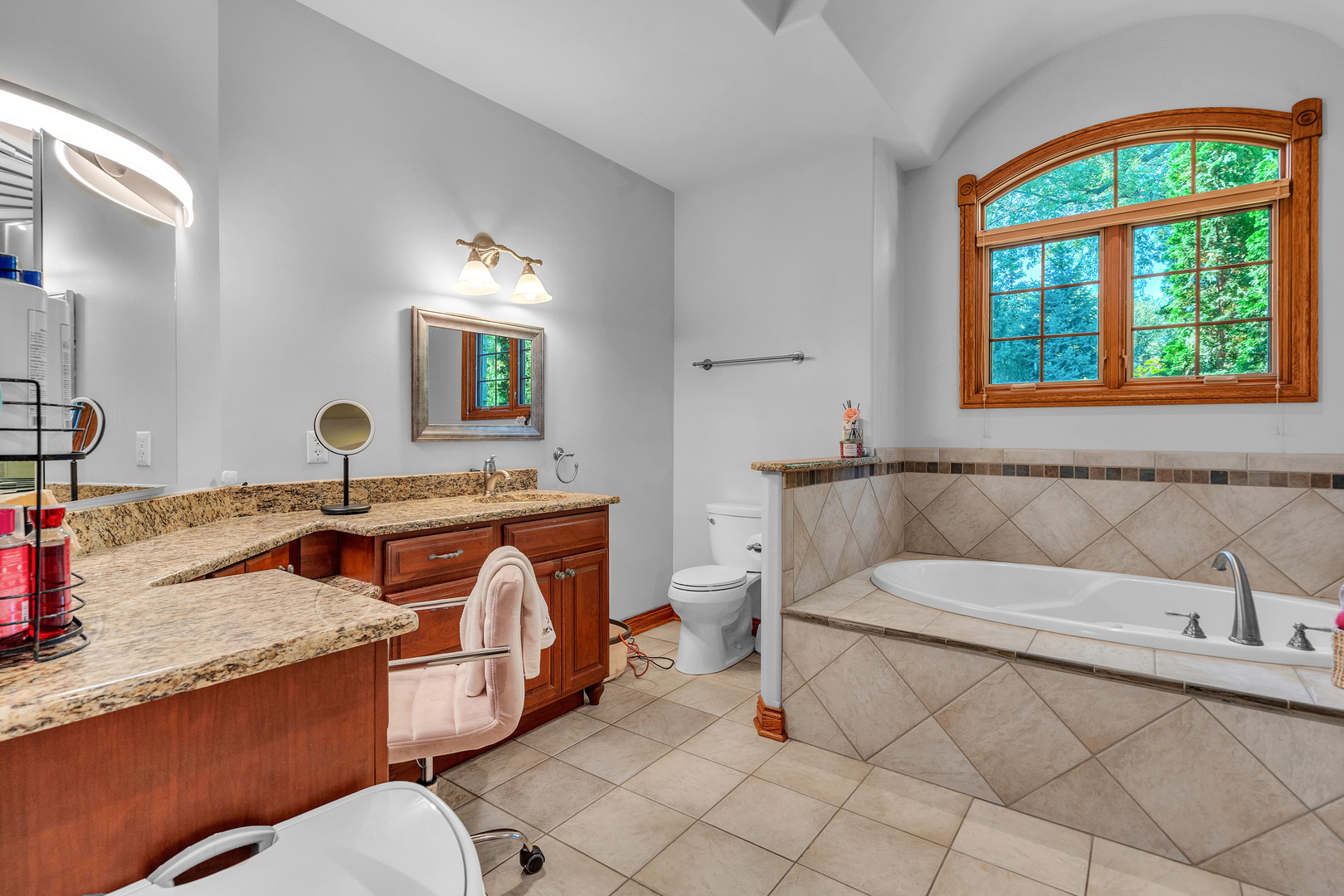 114 Riverview Court, Oswego, IL 60543