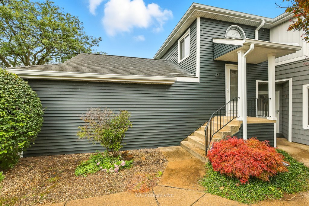 2486 Brunswick Circle #A2, Woodridge, IL 60517