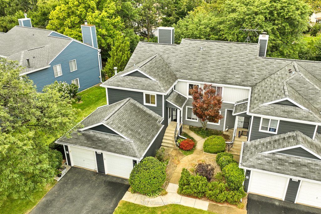 2486 Brunswick Circle #A2, Woodridge, IL 60517