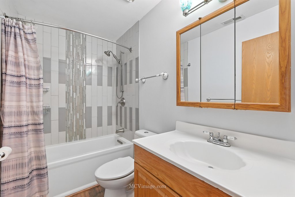 2486 Brunswick Circle #A2, Woodridge, IL 60517