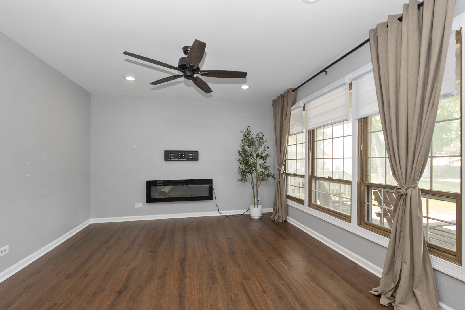 225 Kedvale Court, Bolingbrook, IL 60440