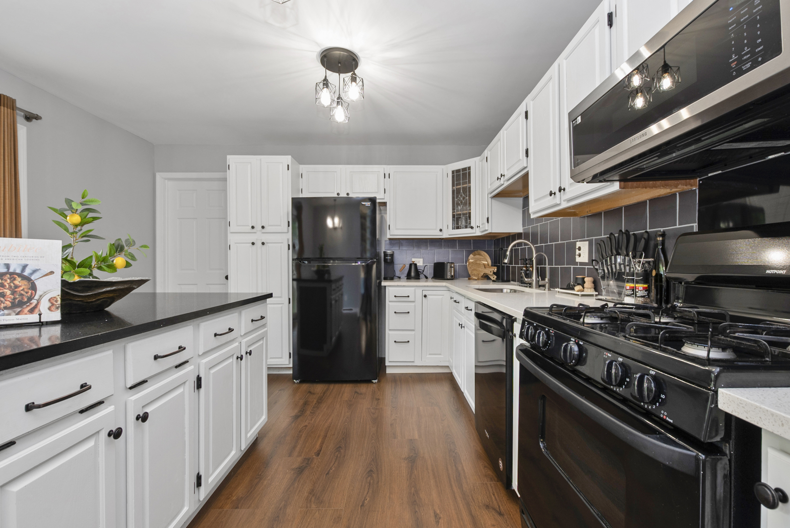 225 Kedvale Court, Bolingbrook, IL 60440