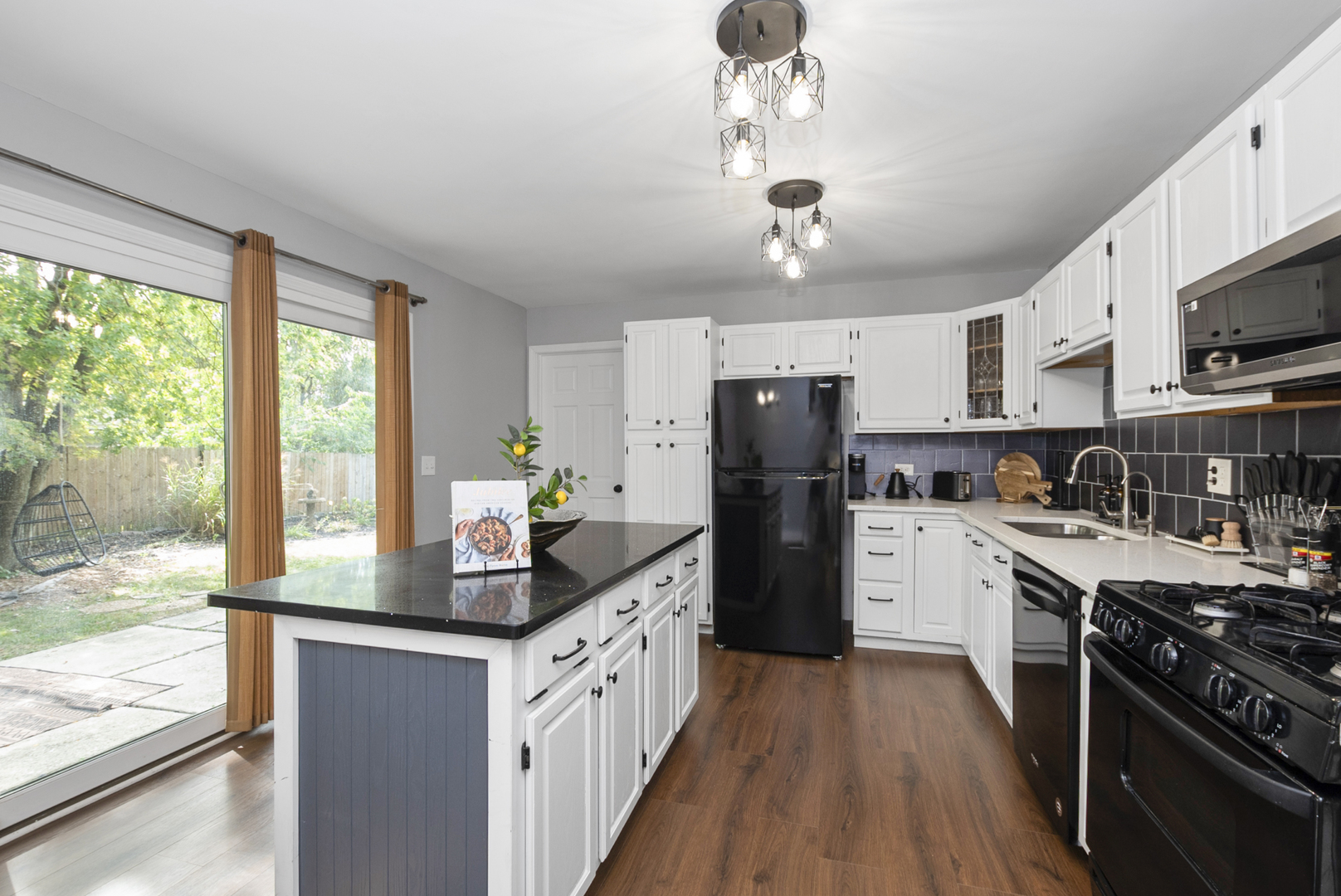 225 Kedvale Court, Bolingbrook, IL 60440