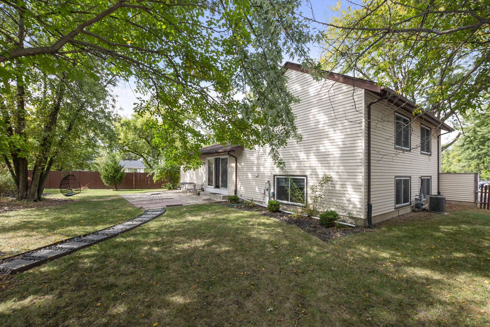 225 Kedvale Court, Bolingbrook, IL 60440