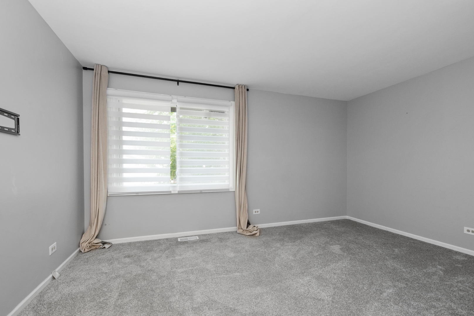 225 Kedvale Court, Bolingbrook, IL 60440