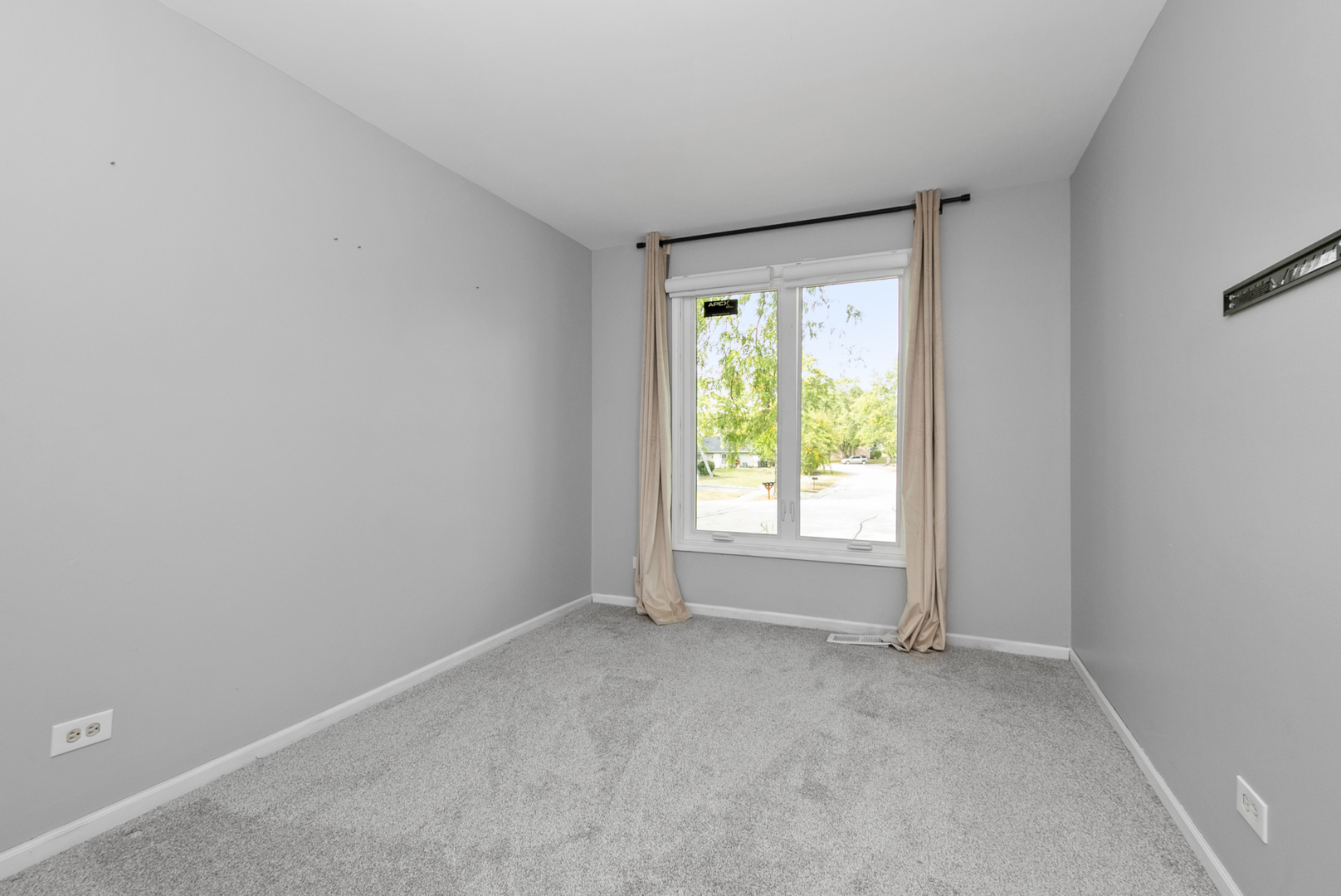 225 Kedvale Court, Bolingbrook, IL 60440