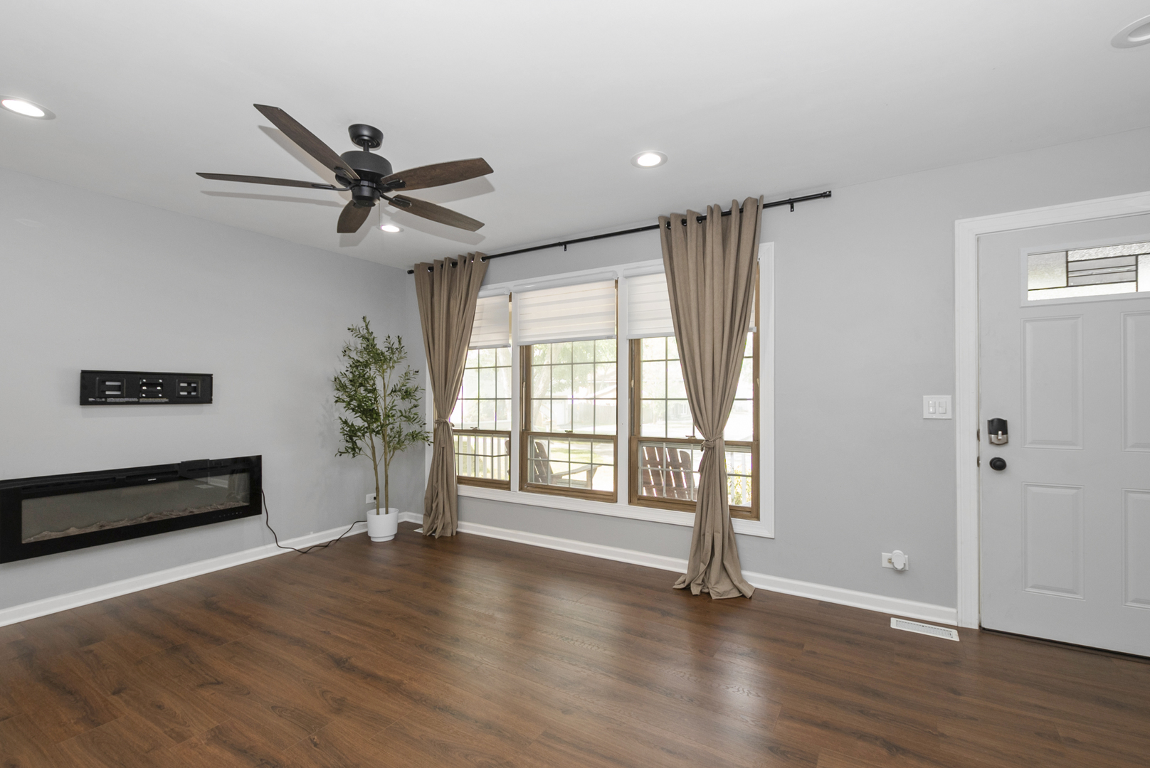 225 Kedvale Court, Bolingbrook, IL 60440