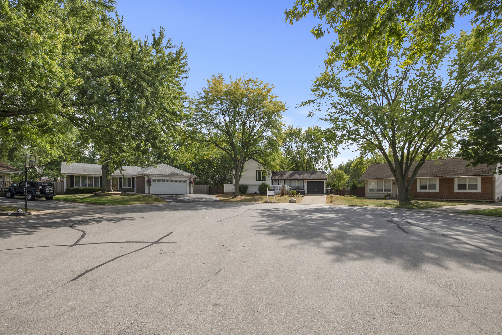 225 Kedvale Court, Bolingbrook, IL 60440