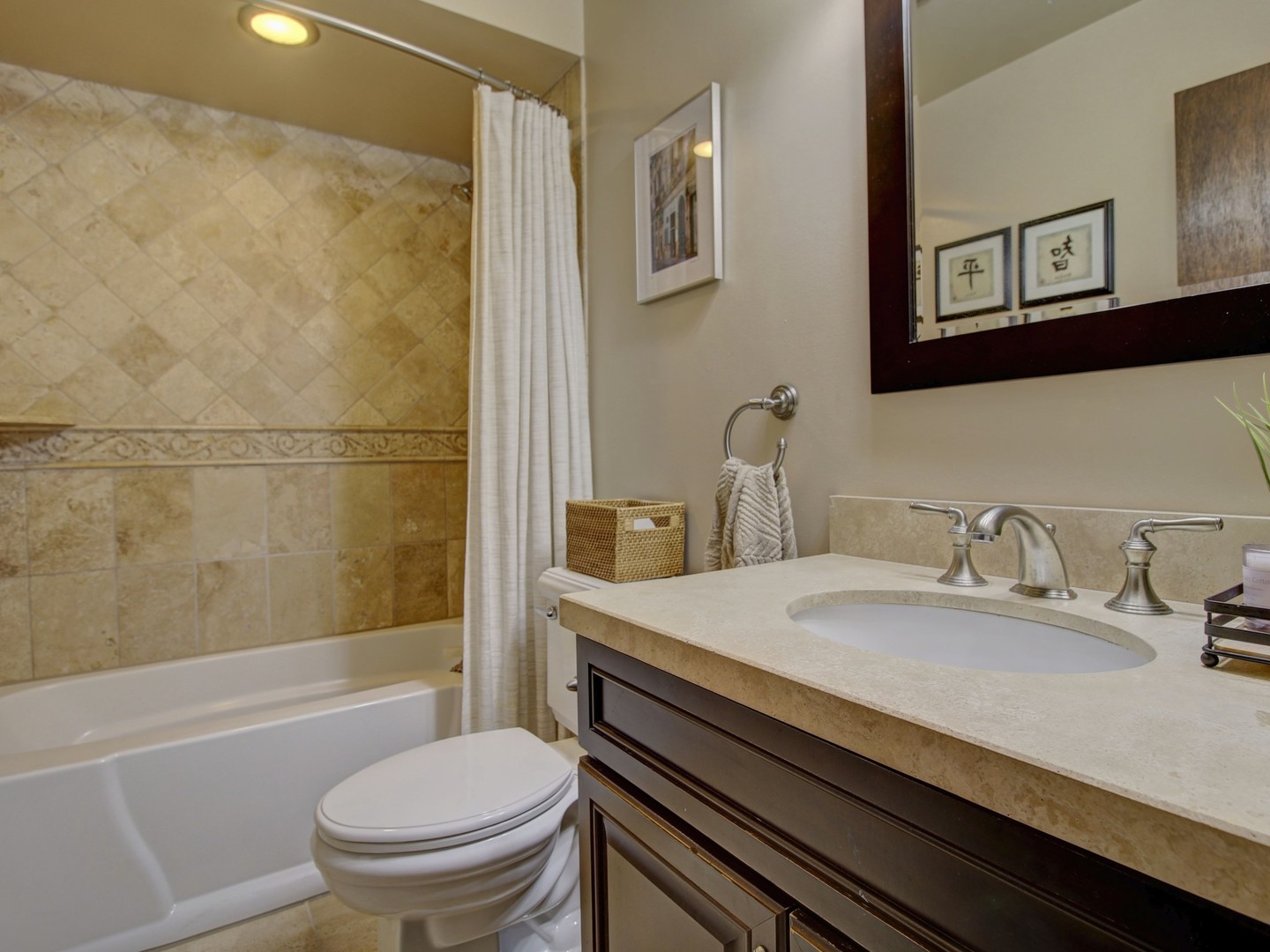 77 Lake Hinsdale Drive #103, Willowbrook, IL 60527