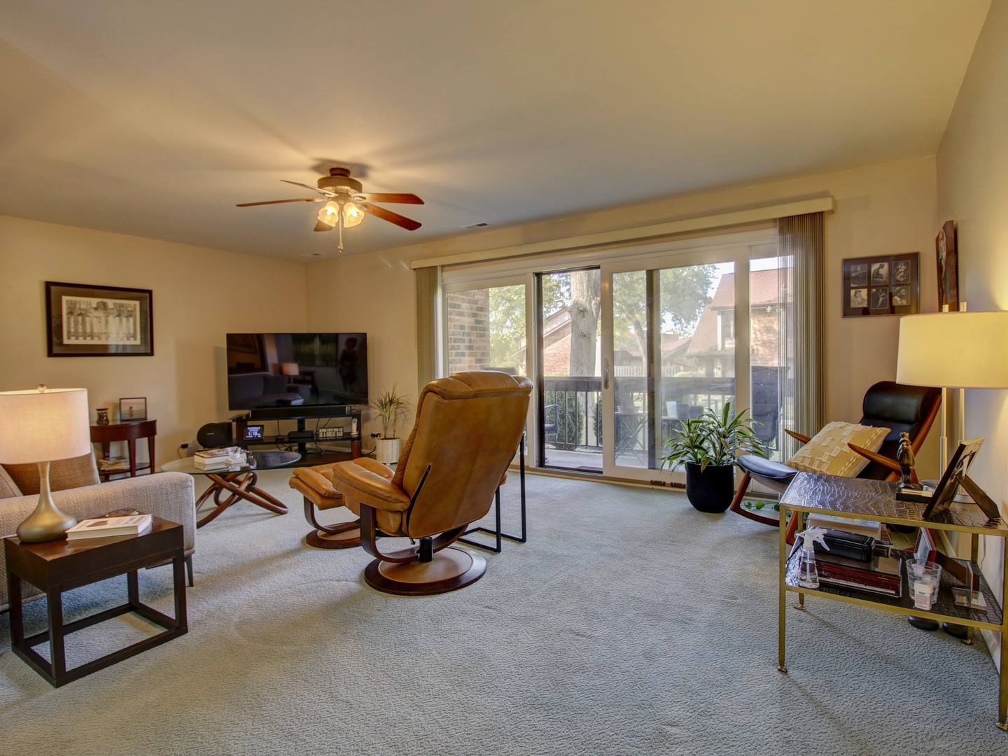 77 Lake Hinsdale Drive #103, Willowbrook, IL 60527