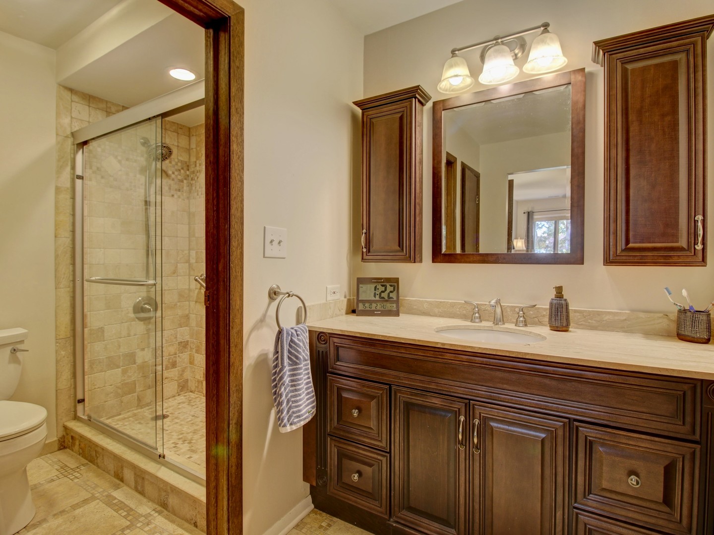 77 Lake Hinsdale Drive #103, Willowbrook, IL 60527