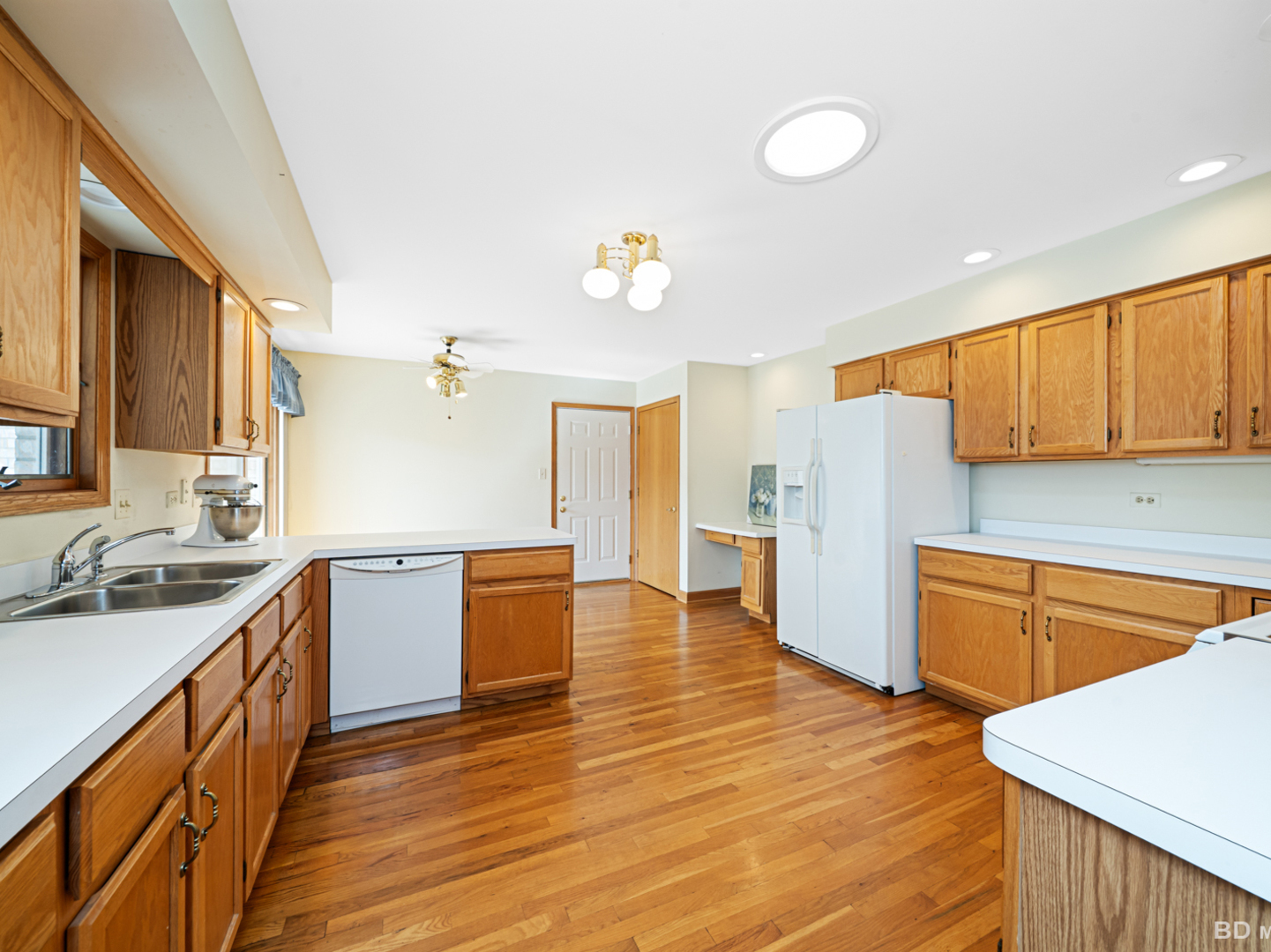 16139 Lake Villa Avenue, Tinley Park, IL 60477