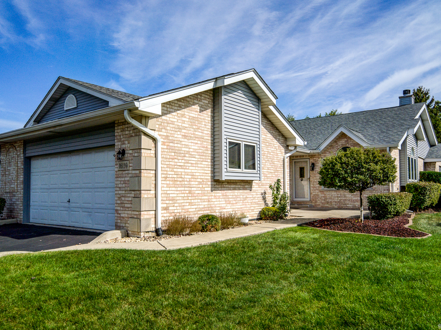 16139 Lake Villa Avenue, Tinley Park, IL 60477