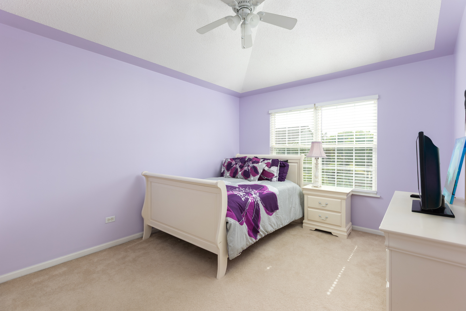 2151 KEMMERER Lane, Bolingbrook, IL 60490