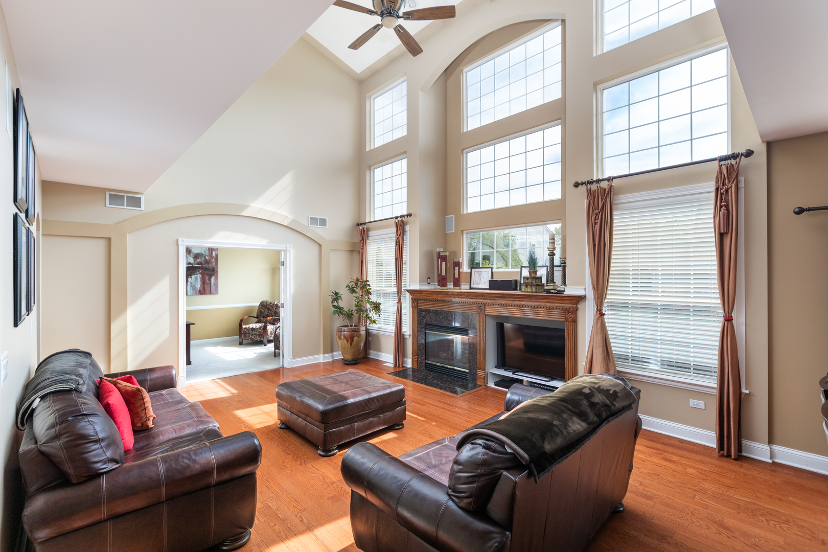 2151 KEMMERER Lane, Bolingbrook, IL 60490