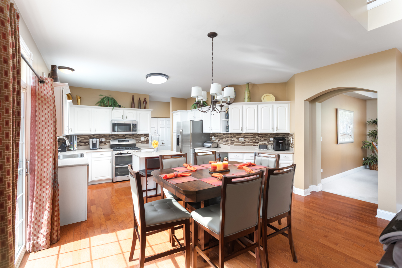 2151 KEMMERER Lane, Bolingbrook, IL 60490