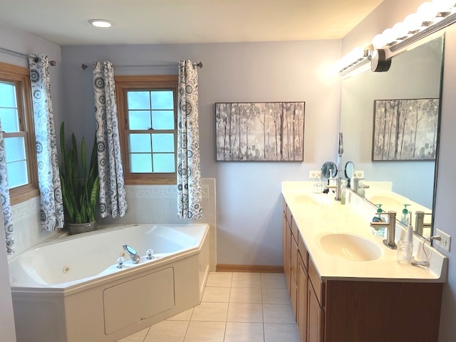 25200 W Pawnee Lane, Channahon, IL 60410