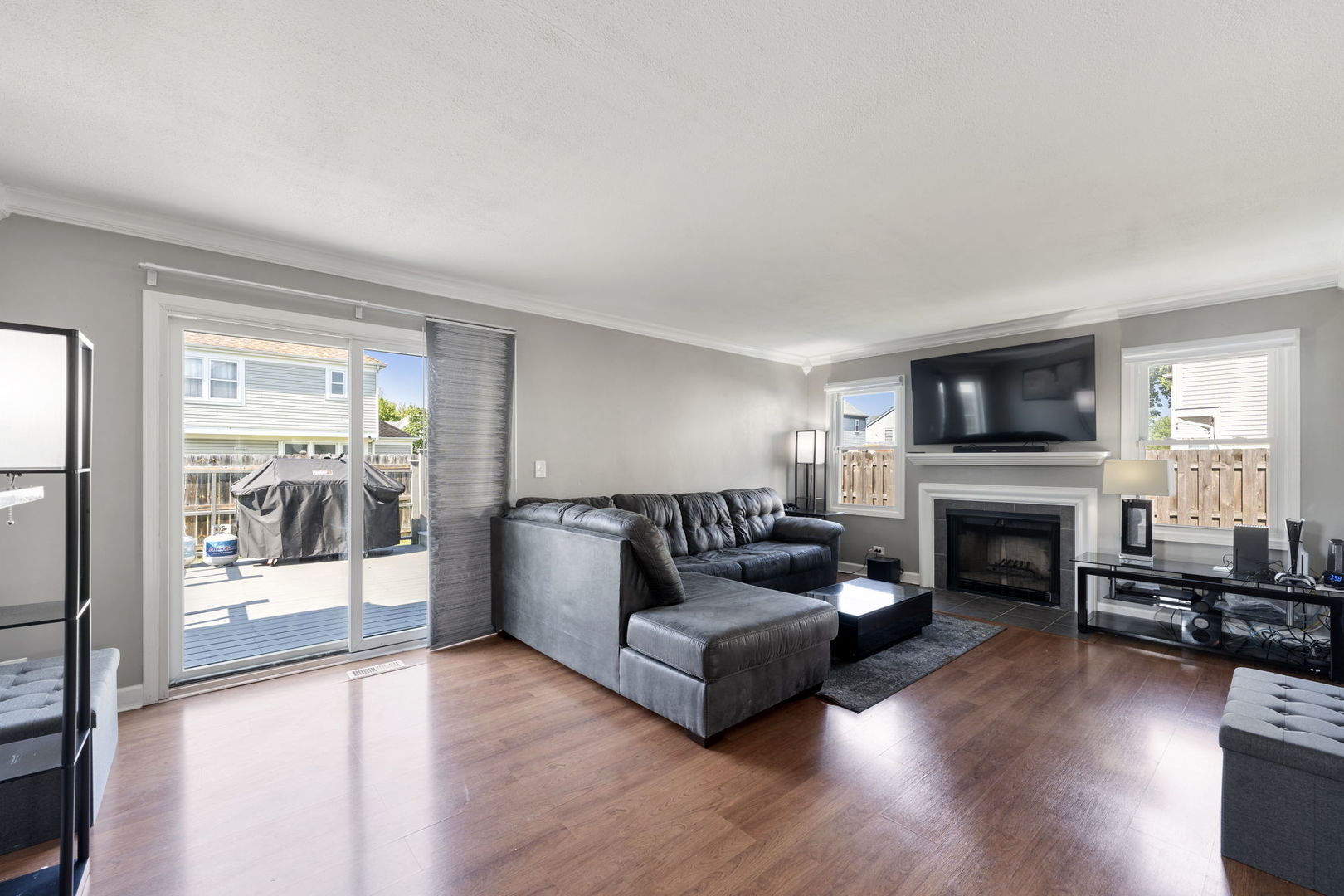 24 Fillmore Lane, Streamwood, IL 60107