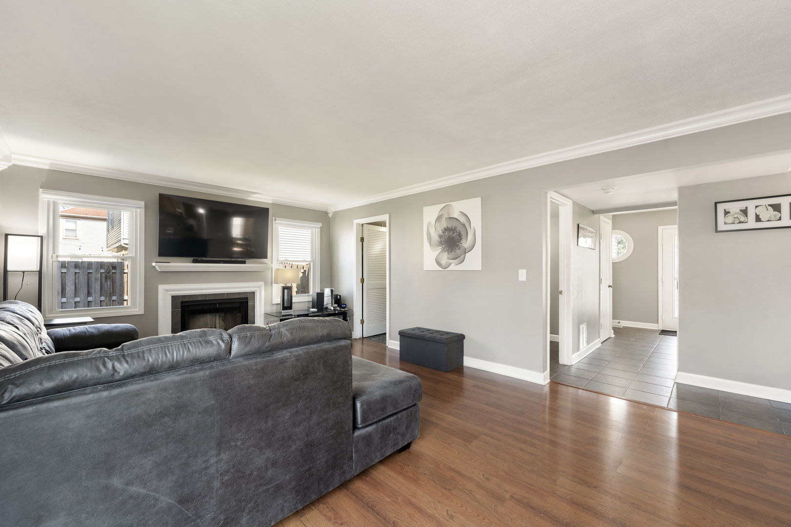 24 Fillmore Lane, Streamwood, IL 60107