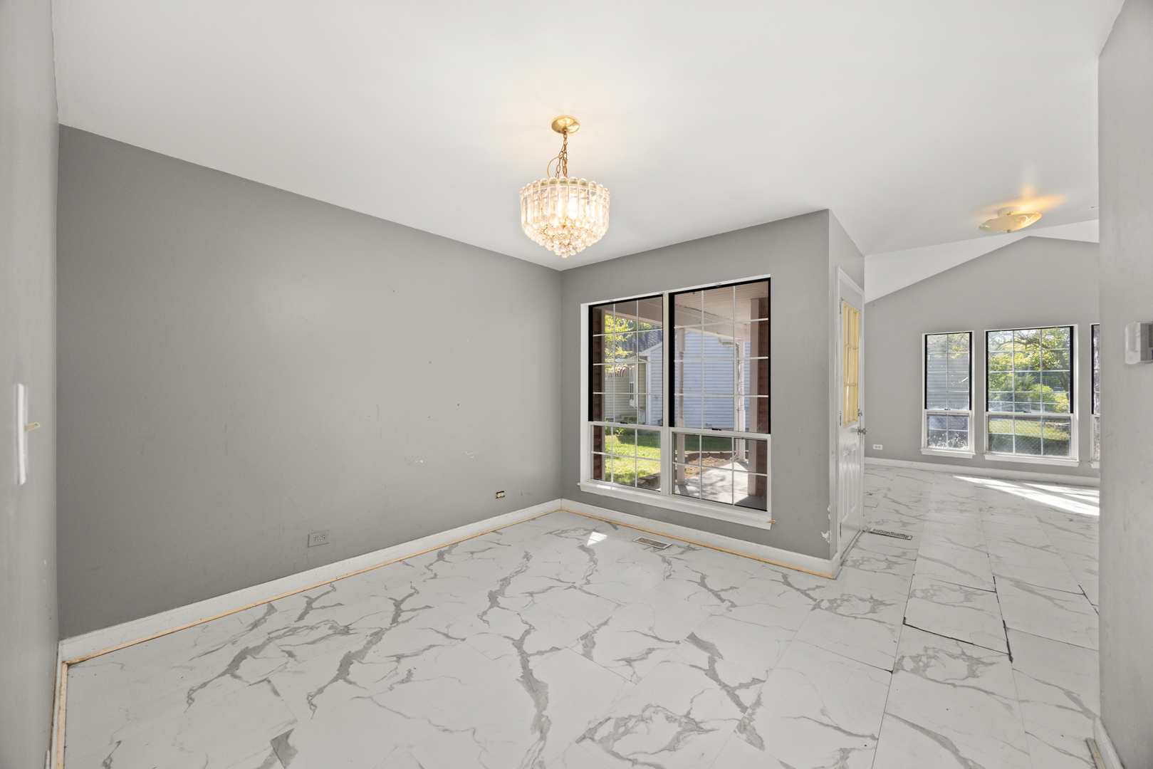 1925 Grosse Pointe Court, Hanover Park, IL 60133