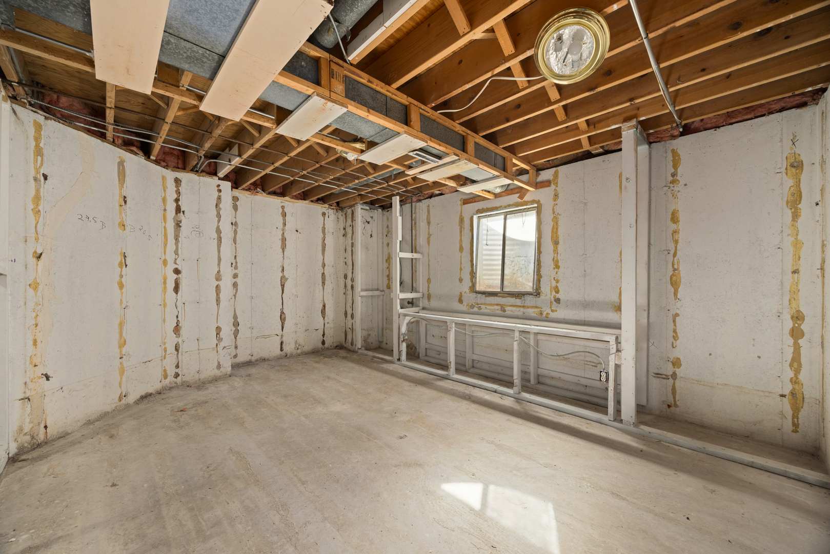 1925 Grosse Pointe Court, Hanover Park, IL 60133