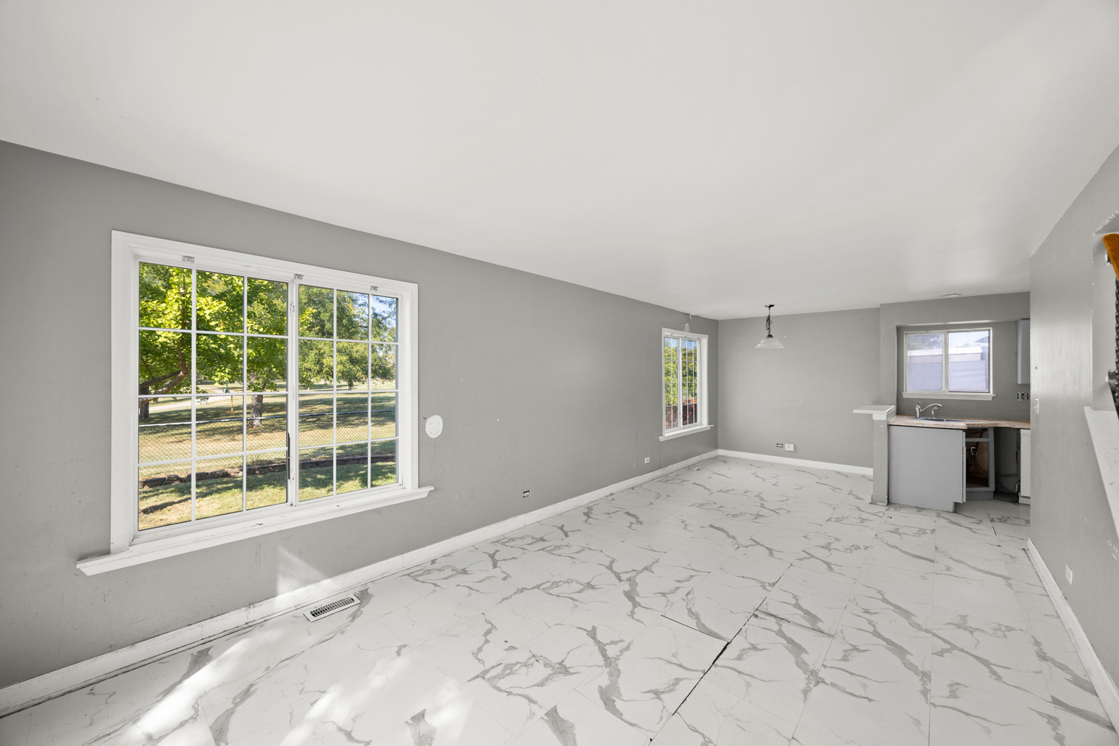 1925 Grosse Pointe Court, Hanover Park, IL 60133