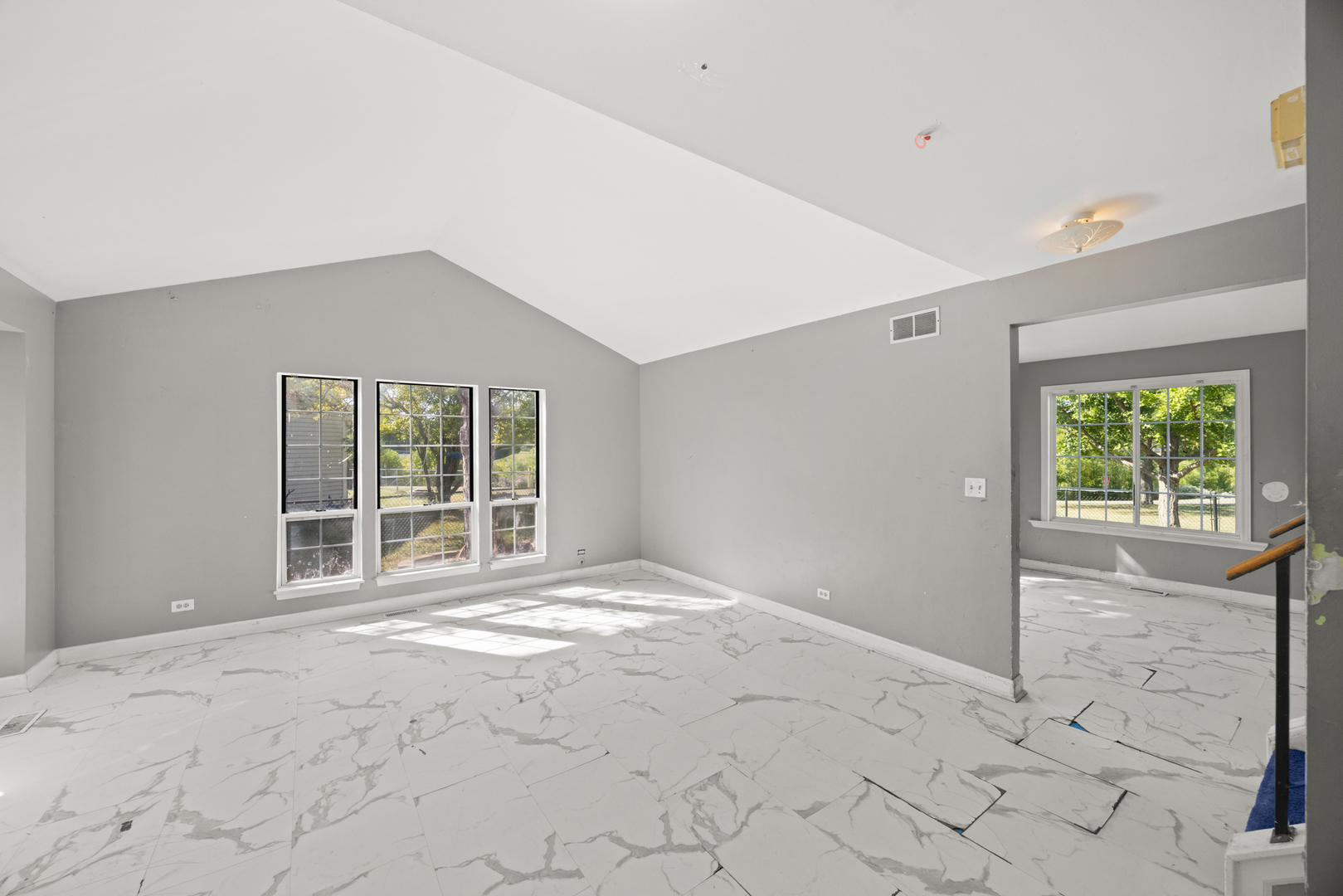 1925 Grosse Pointe Court, Hanover Park, IL 60133