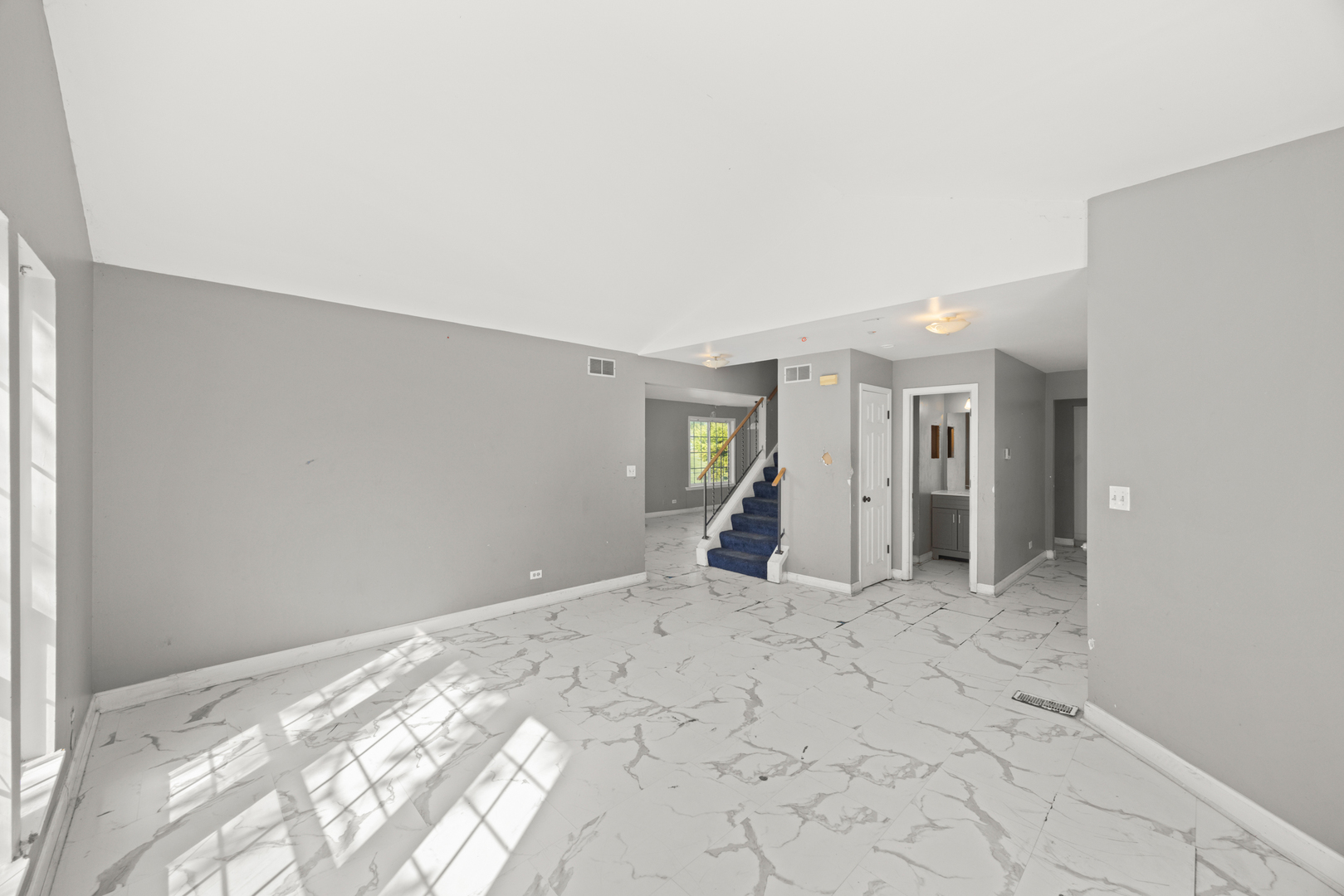 1925 Grosse Pointe Court, Hanover Park, IL 60133