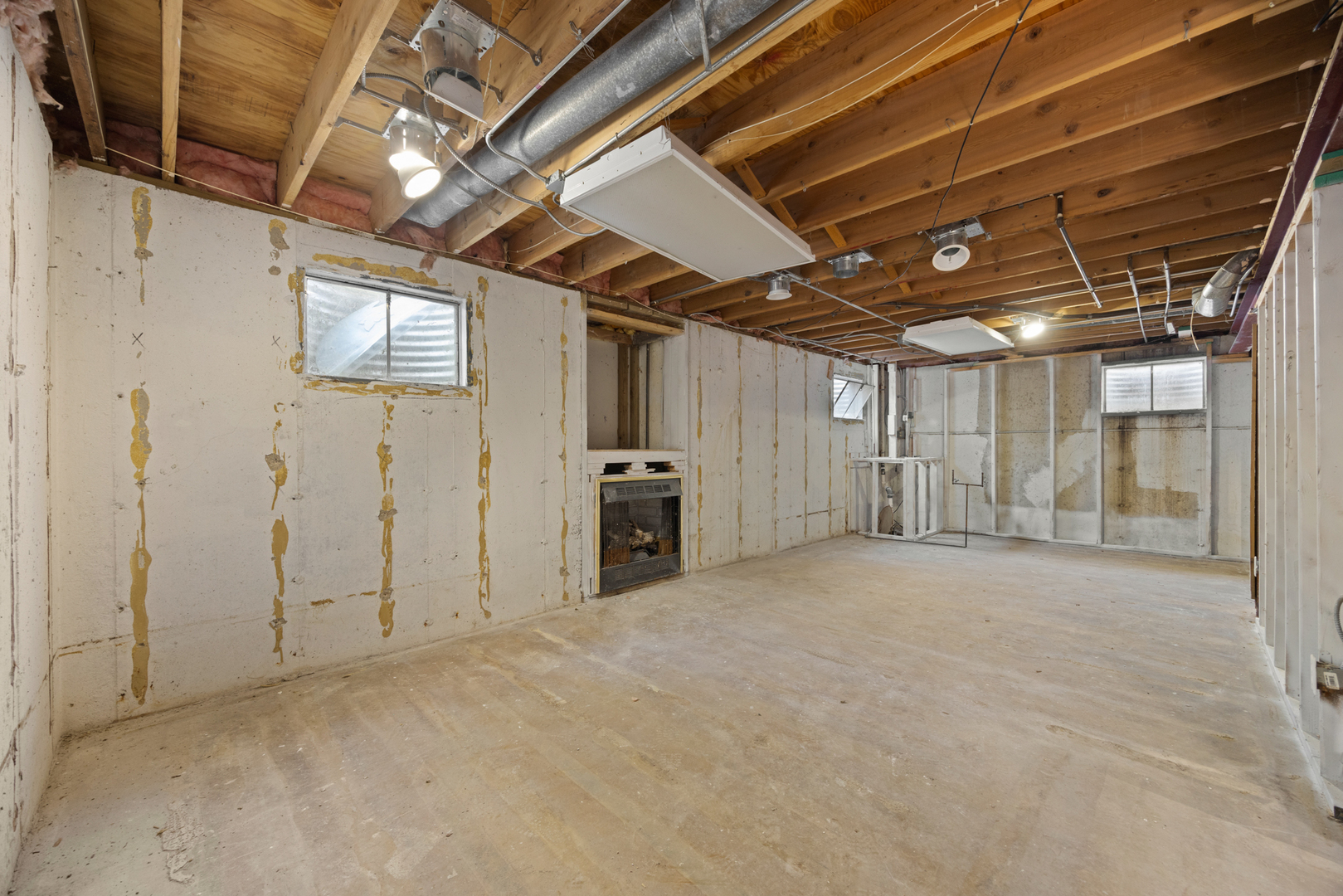 1925 Grosse Pointe Court, Hanover Park, IL 60133