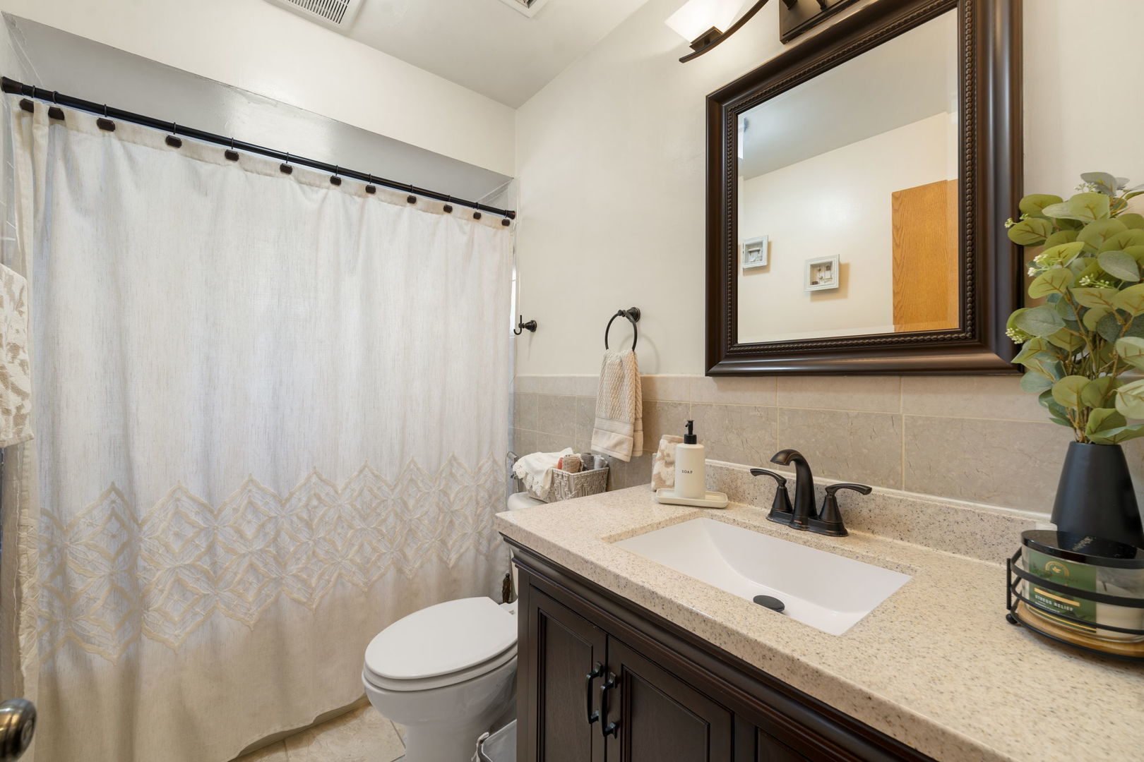 100 Des Plaines Lane, Hoffman Estates, IL 60169