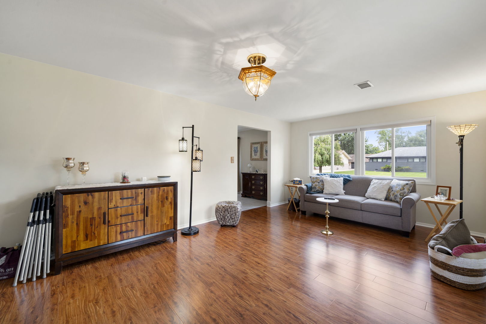 100 Des Plaines Lane, Hoffman Estates, IL 60169