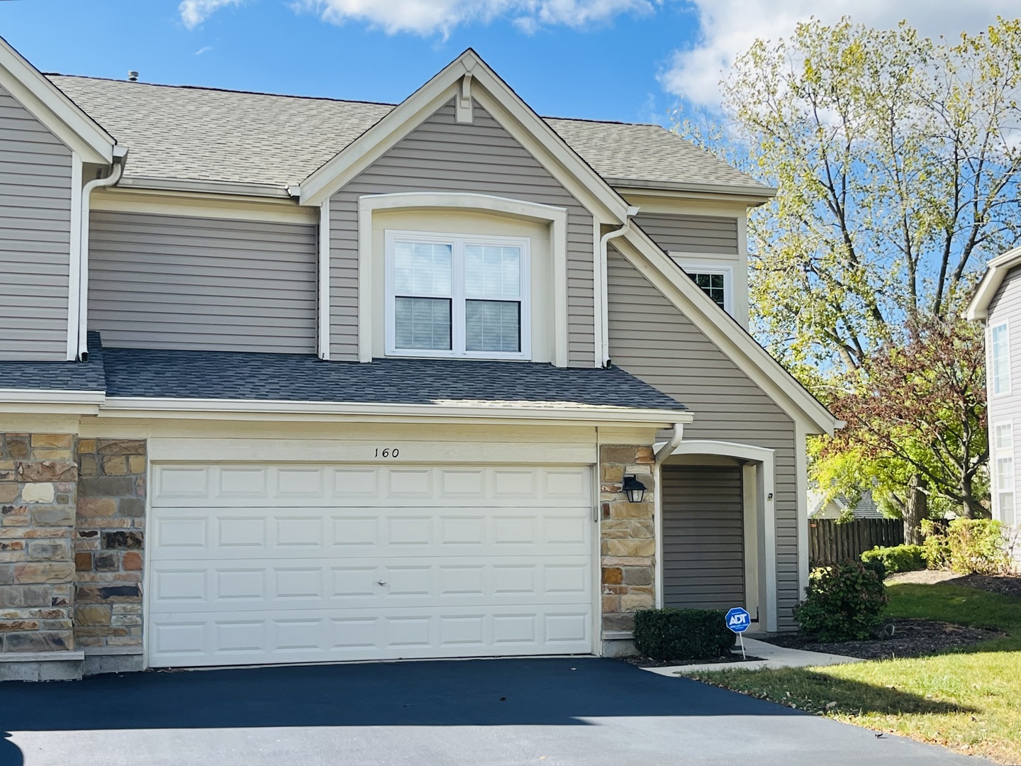 160 Holmes Way #160, Schaumburg, IL 60193